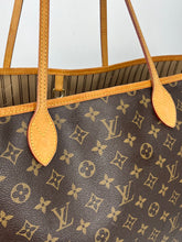 Load image into Gallery viewer, Louis Vuitton neverfull GM in monogram