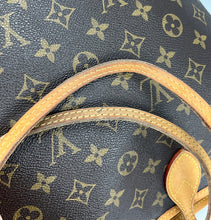 Load image into Gallery viewer, Louis Vuitton neverfull GM in monogram