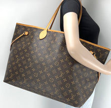 Load image into Gallery viewer, Louis Vuitton neverfull GM in monogram