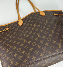 Load image into Gallery viewer, Louis Vuitton neverfull GM in monogram