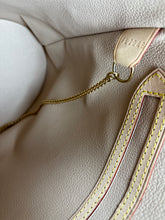Load image into Gallery viewer, Louis Vuitton petit bucket bag in monogram