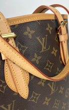 Load image into Gallery viewer, Louis Vuitton petit bucket bag in monogram