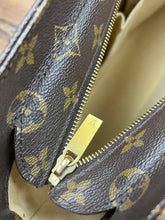 Load image into Gallery viewer, Louis Vuitton Luco tote