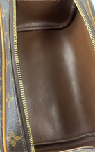 Load image into Gallery viewer, Louis Vuitton toiletry king size