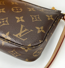 Load image into Gallery viewer, Louis Vuitton pochette accessories in monogram