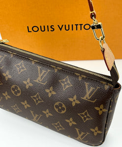 Louis Vuitton pochette accessories in monogram