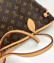 Load image into Gallery viewer, Louis Vuitton neverfull MM in monogram