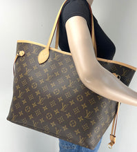 Load image into Gallery viewer, Louis Vuitton neverfull MM in monogram