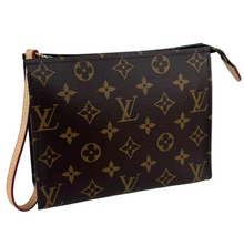 Load image into Gallery viewer, Louis Vuitton toiletry 19 rouge
