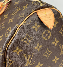 Load image into Gallery viewer, Louis Vuitton speedy 35 in monogram