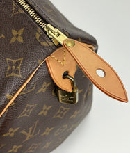 Load image into Gallery viewer, Louis Vuitton speedy 35 in monogram