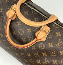 Load image into Gallery viewer, Louis Vuitton speedy 35 in monogram