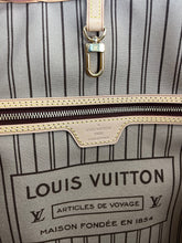 Load image into Gallery viewer, Louis Vuitton neverfull GM in monogram