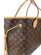 Load image into Gallery viewer, Louis Vuitton neverfull GM in monogram