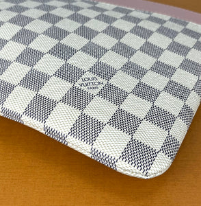 Louis Vuitton daily pouch in damier azur canvas