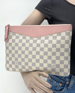 Louis Vuitton daily pouch in damier azur canvas