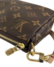 Load image into Gallery viewer, Louis Vuitton pochette accessories in monogram