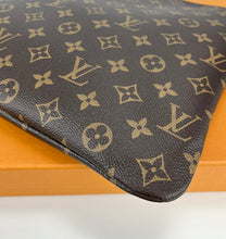 Load image into Gallery viewer, Louis Vuitton etui voyage GM