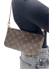 Load image into Gallery viewer, Louis Vuitton pochette accessories in monogram