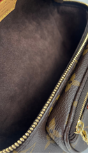 Load image into Gallery viewer, Louis Vuitton mini bumbag