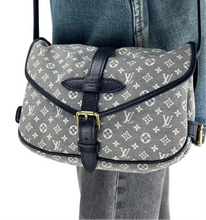 Load image into Gallery viewer, Louis Vuitton saumur monogram idylle PM