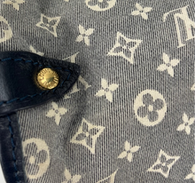 Load image into Gallery viewer, Louis Vuitton saumur monogram idylle PM