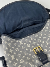 Load image into Gallery viewer, Louis Vuitton saumur monogram idylle PM