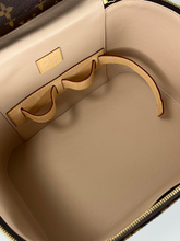 Load image into Gallery viewer, Louis Vuitton nice vanity with strap