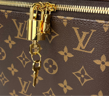 Load image into Gallery viewer, Louis Vuitton nice vanity with strap