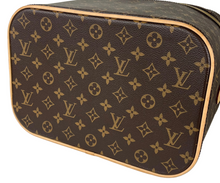 Load image into Gallery viewer, Louis Vuitton nice vanity with strap