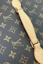 Load image into Gallery viewer, Louis Vuitton nice vanity with strap
