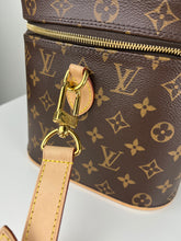 Load image into Gallery viewer, Louis Vuitton nice vanity with strap