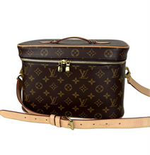 Load image into Gallery viewer, Louis Vuitton nice vanity with strap