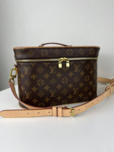 Load image into Gallery viewer, Louis Vuitton nice vanity with strap