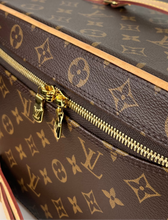 Load image into Gallery viewer, Louis Vuitton nice vanity with strap