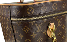 Load image into Gallery viewer, Louis Vuitton nice vanity with strap