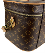 Load image into Gallery viewer, Louis Vuitton nice vanity with strap