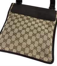 Load image into Gallery viewer, Gucci GG ebony pocket crossbody