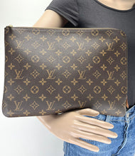 Load image into Gallery viewer, Louis Vuitton Etui Voyage MM