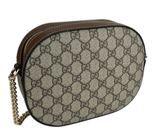 Load image into Gallery viewer, Gucci Supreme chain crossbody bag