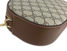 Load image into Gallery viewer, Gucci Supreme chain crossbody bag