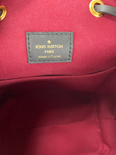 Load image into Gallery viewer, Louis Vuitton montsouris PM black and monogram