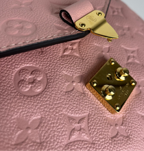 Load image into Gallery viewer, Louis Vuitton pochette metis in empreinte in pink
