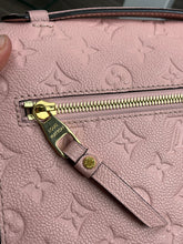 Load image into Gallery viewer, Louis Vuitton pochette metis in empreinte in pink