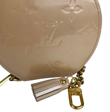 Load image into Gallery viewer, Louis Vuitton vernis monogram purse with tassel
