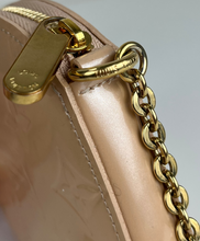 Load image into Gallery viewer, Louis Vuitton vernis monogram purse with tassel