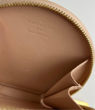 Load image into Gallery viewer, Louis Vuitton vernis monogram purse with tassel
