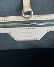 Load image into Gallery viewer, Louis Vuitton wilshire GM
