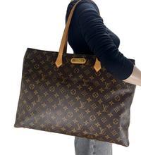 Load image into Gallery viewer, Louis Vuitton wilshire GM