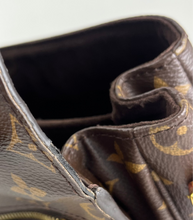 Load image into Gallery viewer, Louis Vuitton pochette metis in monogram